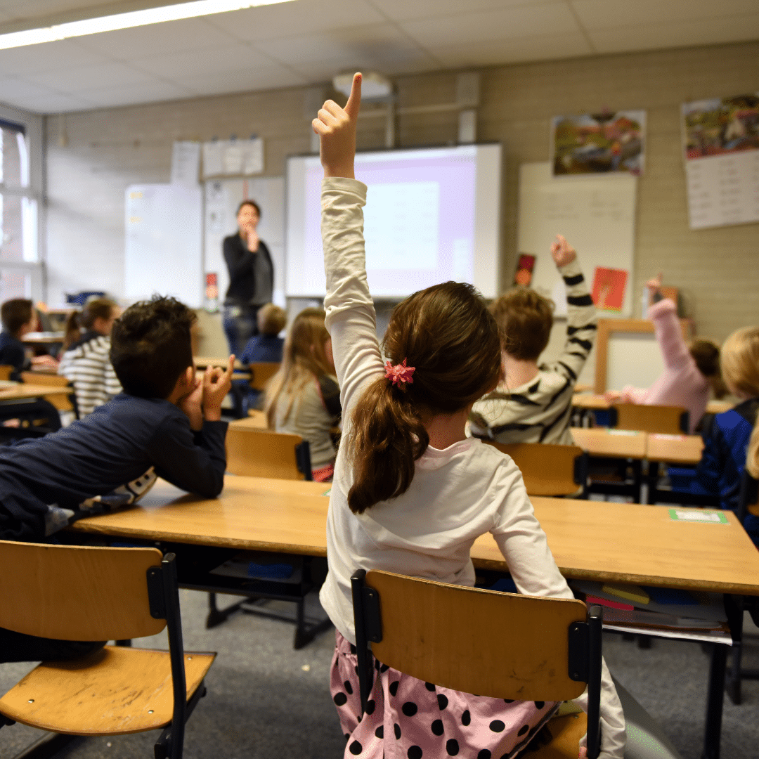 Dans cet article, nous allons en explorer les avantages ainsi que de ses atouts dans le contexte de l’éducation. Puis nous aborderons l’affichage dynamique comme moyen innovant de mise en relation avec le corps enseignant et les étudiants.